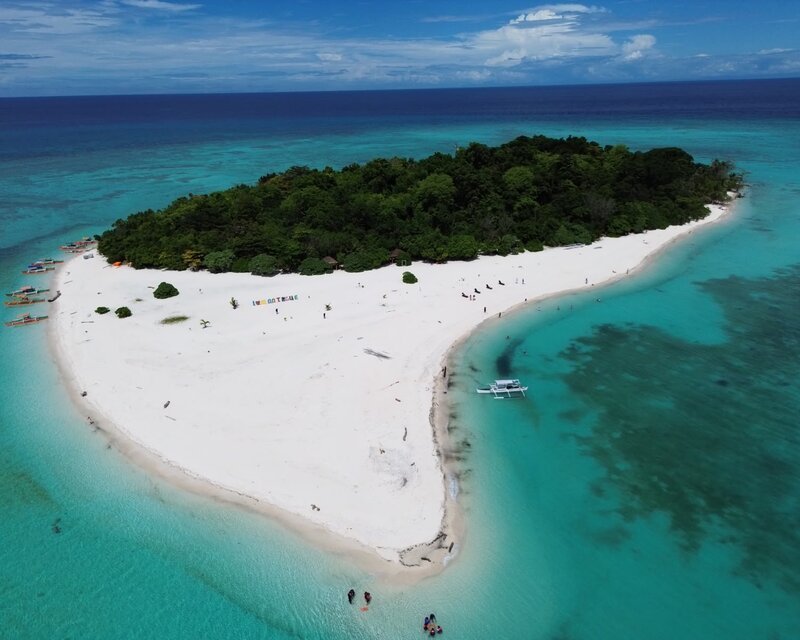 Snorkeling Mantigue Island